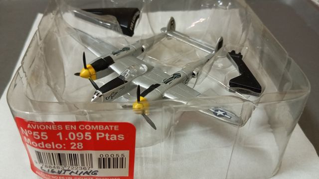 Aereo P-38 Lightning scala 1:95