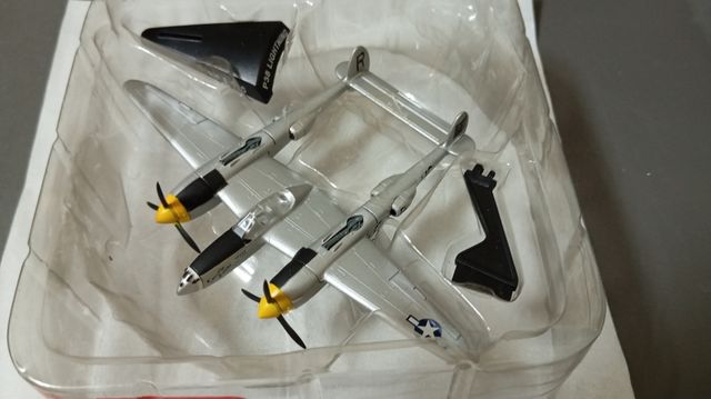 Aereo P-38 Lightning scala 1:95