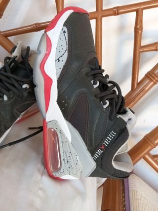 Zapatillas Nike Air Jordan - negras y rojas