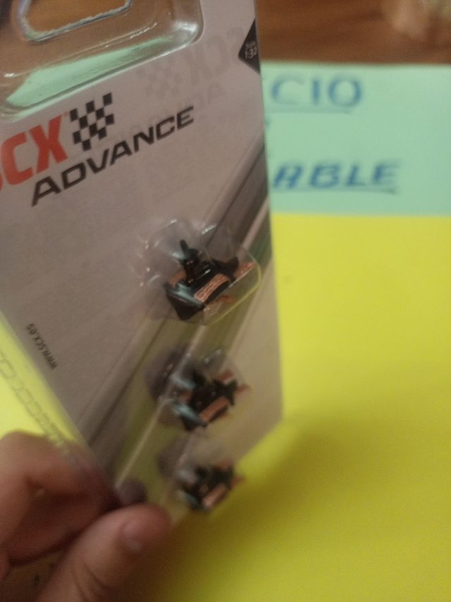 Blister 3 guías Scalextric Advance