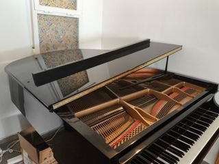 Piano de cola Kawai GS-40