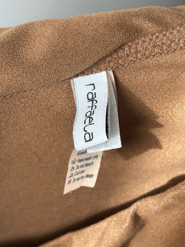 Mono corto marrón Raffaela D Angelo