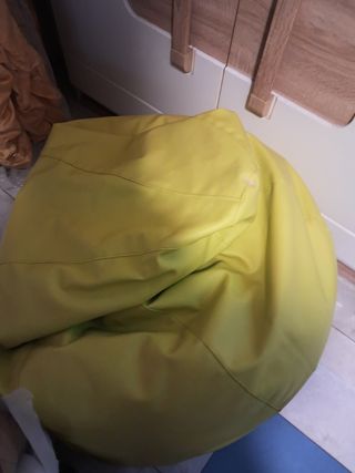 Puff amarillo piel sintética