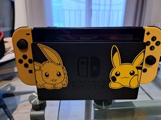 Nintendo Switch Pikachu - Edición Let´s Go