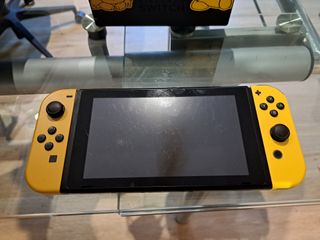 Nintendo Switch Pikachu - Edición Let´s Go