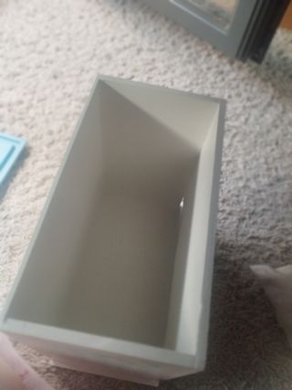 Caja para pañales de madera decorada a mano