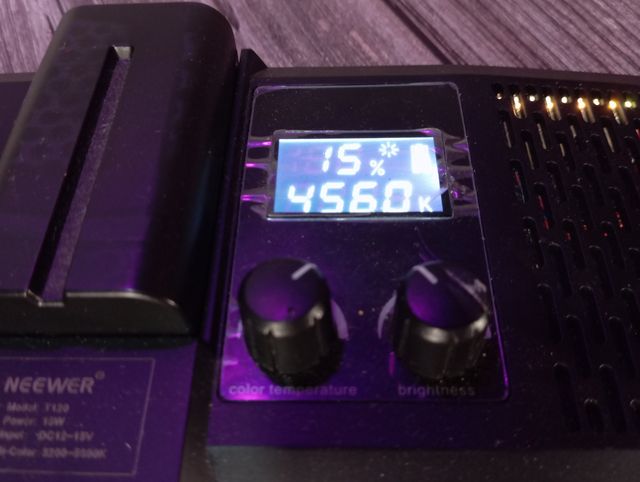 Foco LED blanco y negro