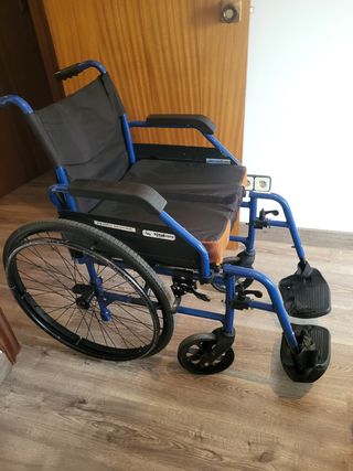Silla de ruedas semi nueva 