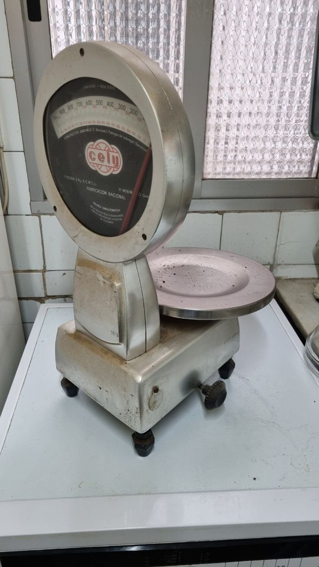 Balanza Cely antigua