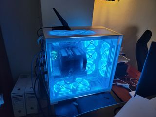 PC gamin RYZEN 9 9950X + 4070 TI RGB CORSAIR LIAN 