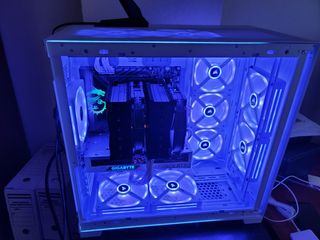 PC gamin RYZEN 9 9950X + 4070 TI RGB CORSAIR LIAN 