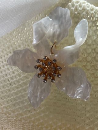 Pendientes grandes flor nacarada bodas Novias