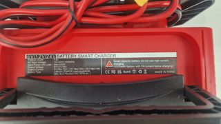 Cargador batería coche 6V-24V