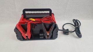 Cargador batería coche 6V-24V