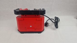 Cargador batería coche 6V-24V