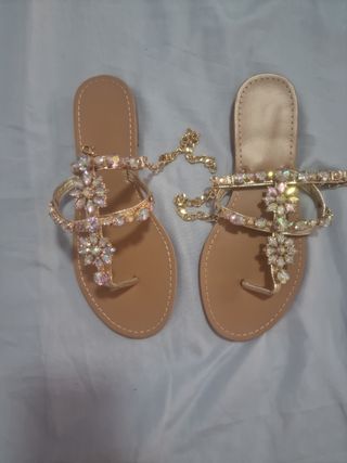 Sandalias planas doradas