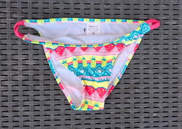Bikini niña culot, estampado frutas