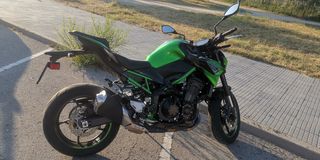 Kawasaki Z900 - Verde