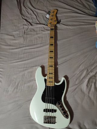 Sire Vintage V7 - Bajo 5 Cuerdas (Blanco)