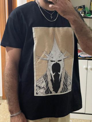 Camiseta personalizada diseño único a mano.