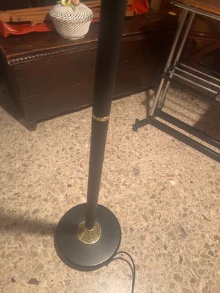 Lampara de pie vintage negra y dorada