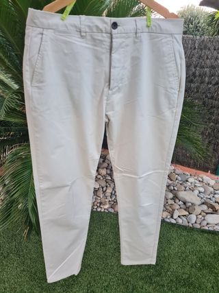 Pantalón chino beige hombre