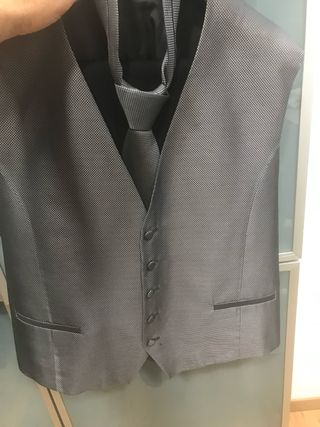 Chaleco gris boda talla XL + corbata