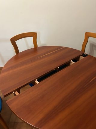 Mesa de comedor extensible de madera + 4 sillas