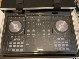 NI Traktor Kontrol S4 MK2 + Cubierta + Flightcase