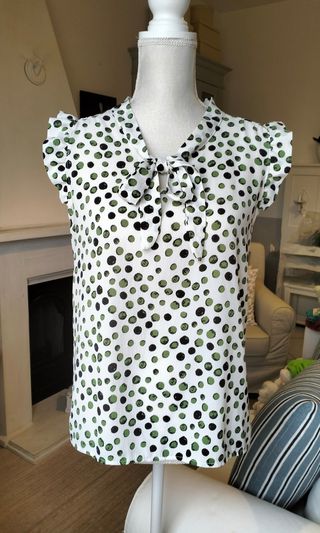 Blusa pois verde oliva e bianco