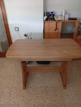 Mesa extensible madera - marrón

Precio negociable