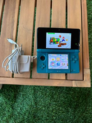 Nintendo 3DS Azul - Verde + Cargador