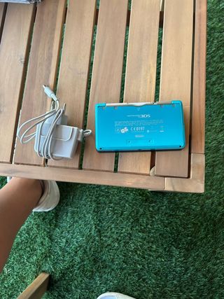 Nintendo 3DS Azul - Verde + Cargador