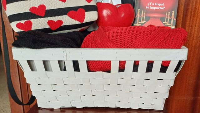 Pack regalo: cesta❤️+ 2 prendas a elegir
