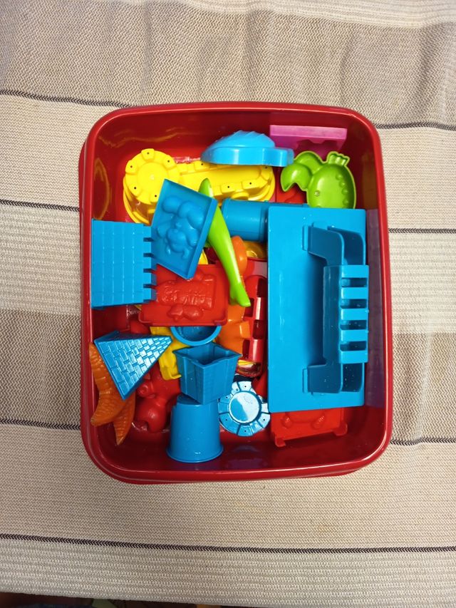 Moldes arena mágica/plastilina: más de 25 piezas.