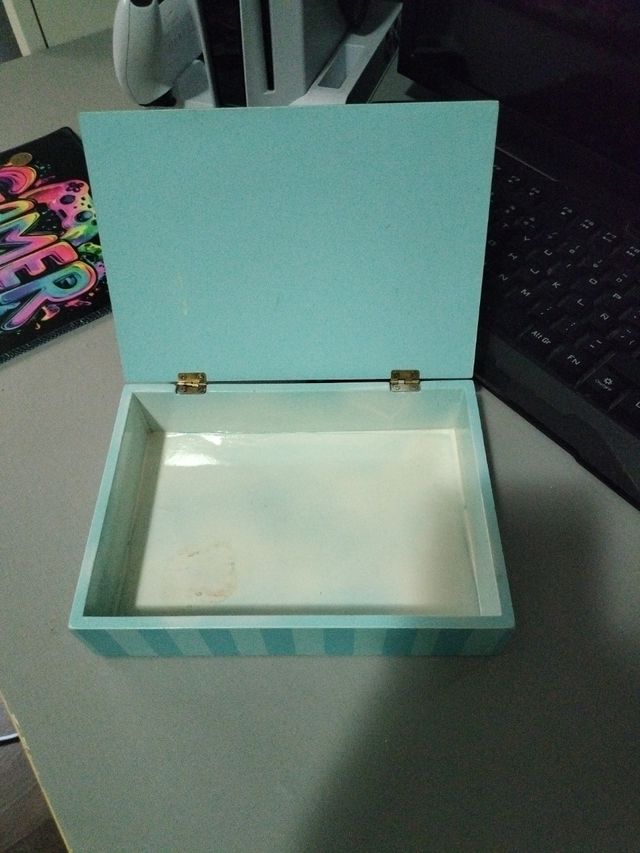 2 portaminas ositos fútbol y una caja de madera