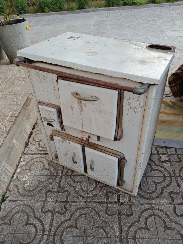 Cocina económica antigua esmaltada