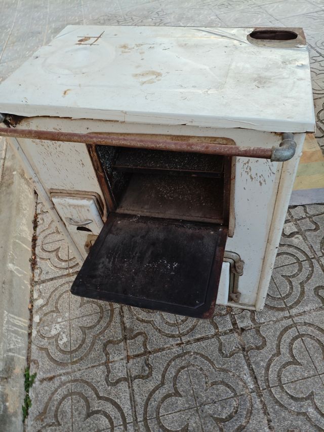 Cocina económica antigua esmaltada