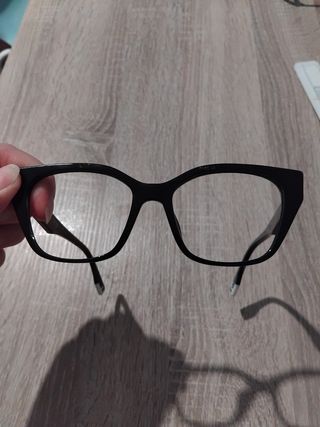 Monturas de sol FENDI, lacoste, y distintos modelo