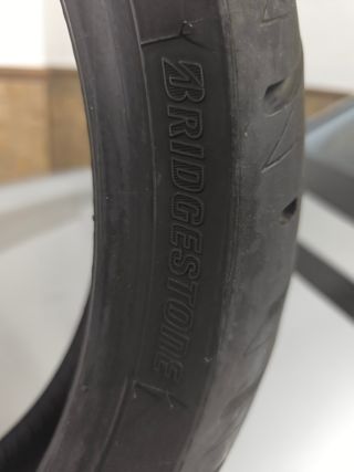 Neumático Bridgestone moto 120/70/17 