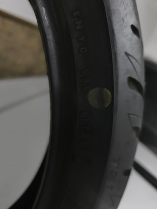 Neumático Bridgestone moto 120/70/17 