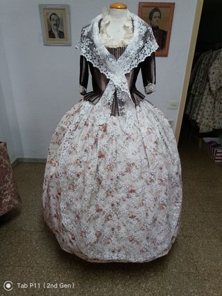 Traje de fallera con complementos