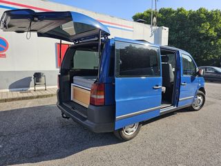 Furgoneta Mercedez Vito Camperizada.