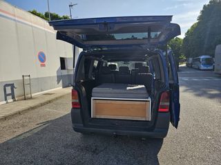 Furgoneta Mercedez Vito Camperizada.