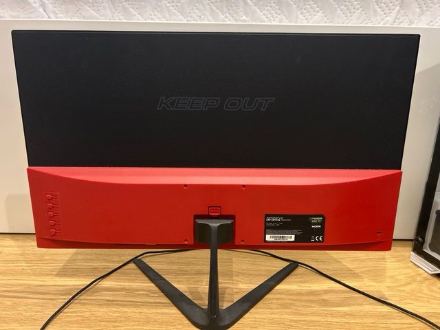 PC Gamer Nitropc: Monitor, teclado y accesorios.
