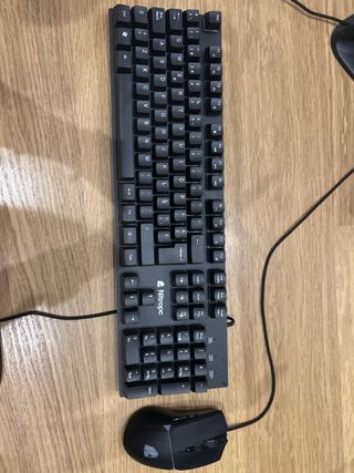 PC Gamer Nitropc: Monitor, tastiera e accessori.