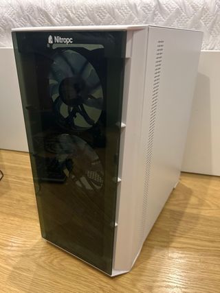 PC Gamer Nitropc: Monitor, tastiera e accessori.