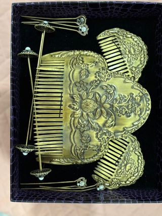 Traje Fallera: Falda y corpiño.
