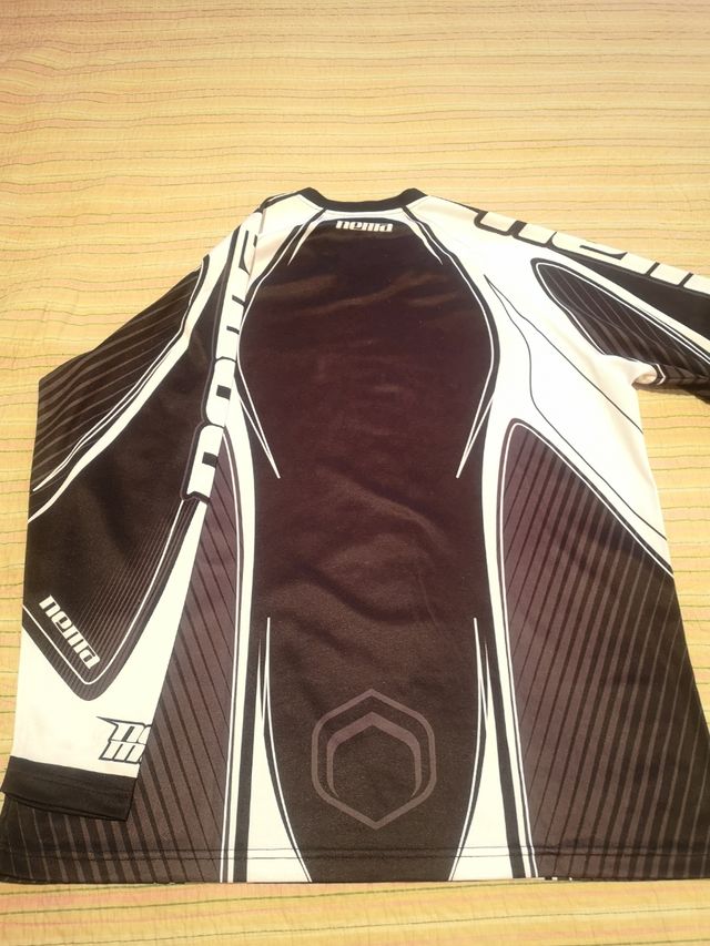 Equip. Enduro descenso Nema: Jersey y Pantalón