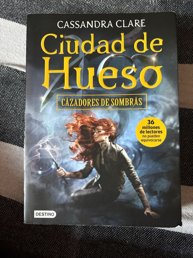 Ciudad de Hueso: Cazadores de sombras 1